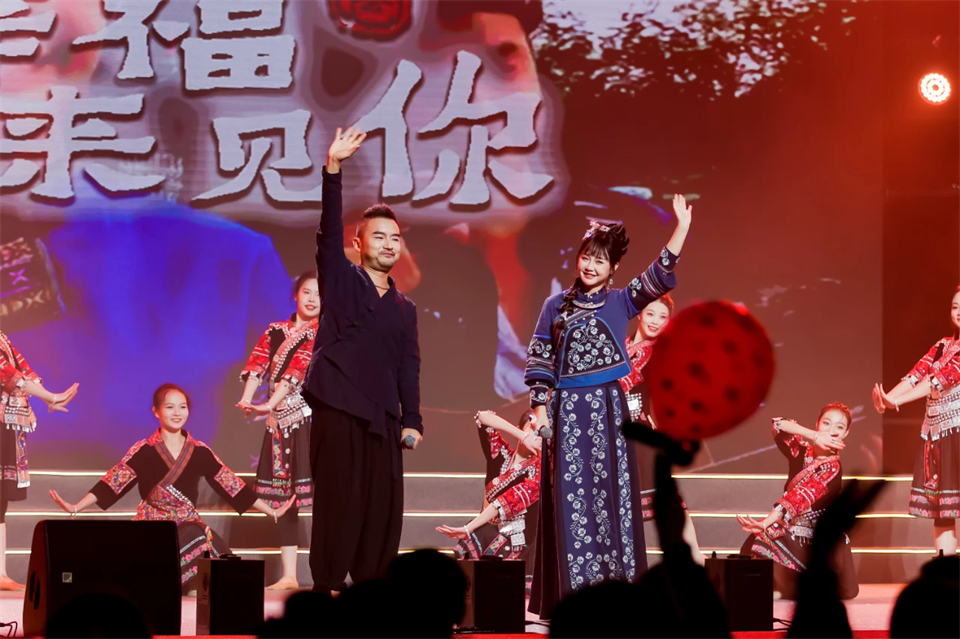 创新引领价值 理想成就未来——庆祝KAIYUN·开云「中国」官方网站智能成立25周年表彰大会暨文艺晚会隆重举行