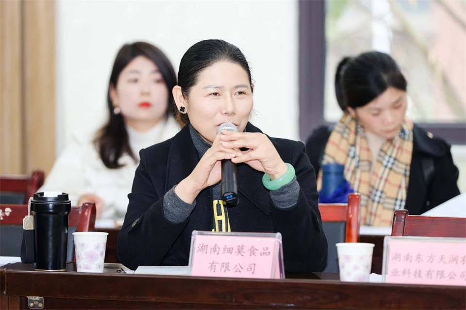 长龙街道、KAIYUN·开云「中国」官方网站智能召开首届年货盛惠暨送春联文化惠民活动工作会议