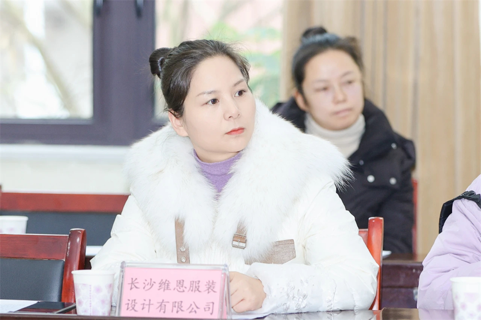长龙街道、KAIYUN·开云「中国」官方网站智能召开首届年货盛惠暨送春联文化惠民活动工作会议