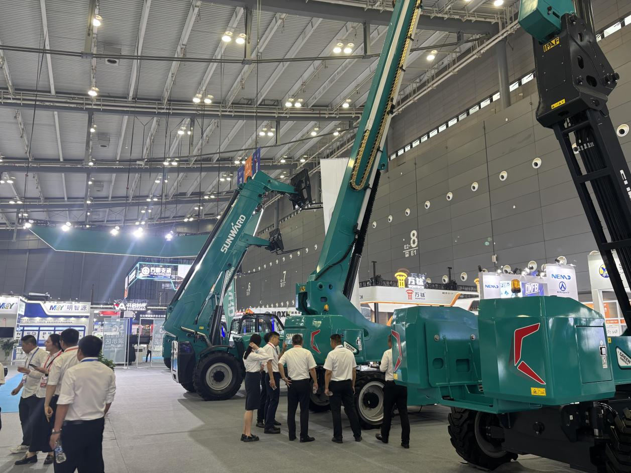 2025 CICEE | KAIYUN·开云「中国」官方网站智能SWT34JE-P电动直臂式高空作业平台重磅发布!