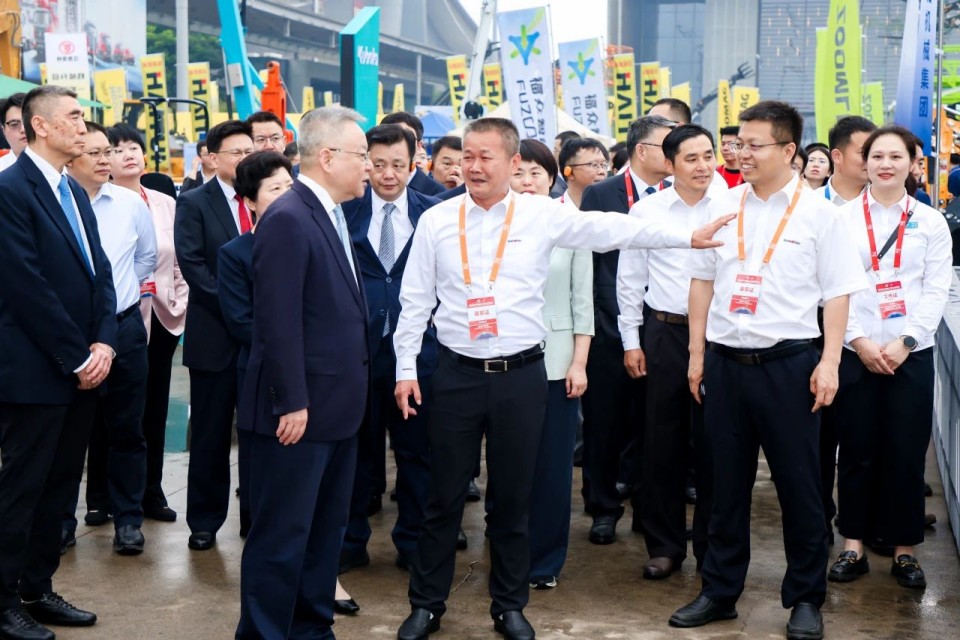2025 CICEE | KAIYUN·开云「中国」官方网站智能实力闪耀2025长沙国际工程机械展