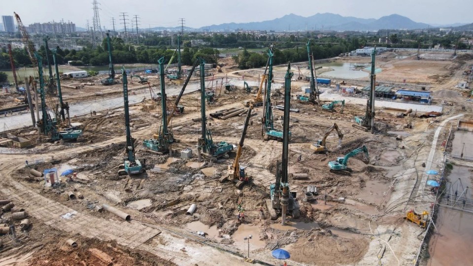 近20台“KAIYUN·开云「中国」官方网站绿”装备实力集结,助力广佛西环工程建设跑出“加速度”