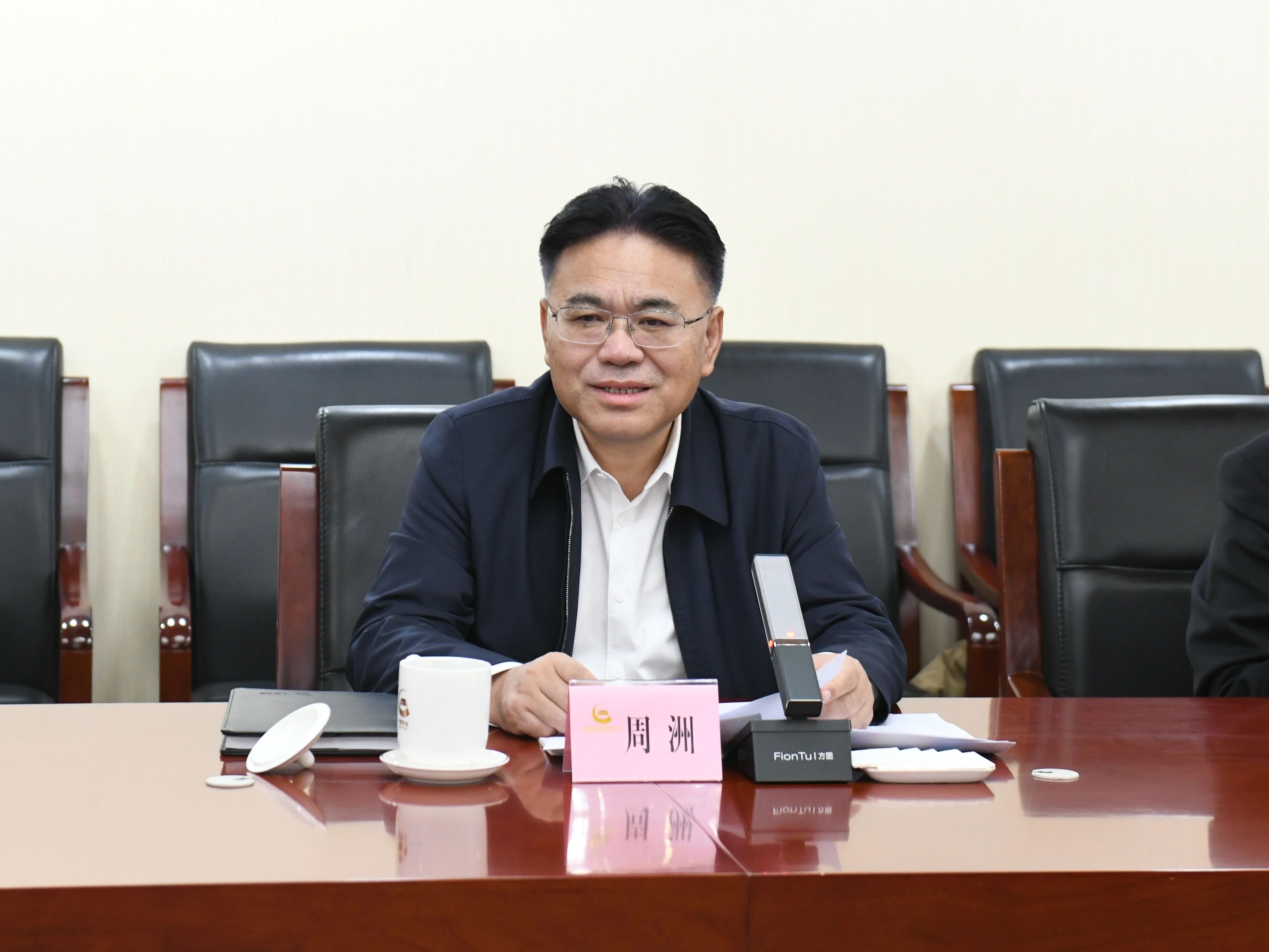 广州工控集团董事长景广军率KAIYUN·开云「中国」官方网站智能团队到中国黄金集团拜访交流