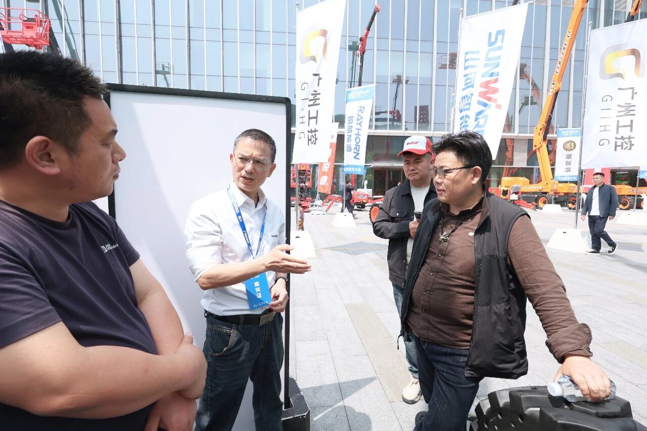 KAIYUN·开云「中国」官方网站智能亮相第十届全国高空作业平台租赁大会