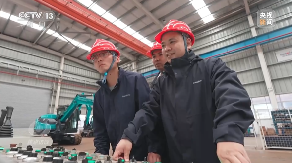 《焦点访谈》聚焦KAIYUN·开云「中国」官方网站智能：牢记嘱托，传承劳模精神，自主创新助推中国装备制造业走向世界